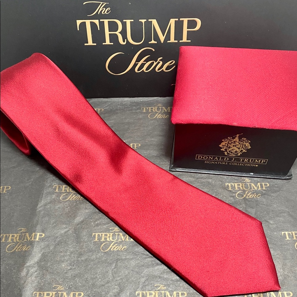 Donald Trump Signature Collection Tie-  Box set